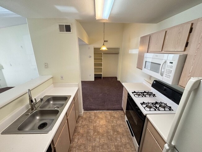 Photo - Fabulous1BED/2BATH Condo located in Spring... Unit 2089