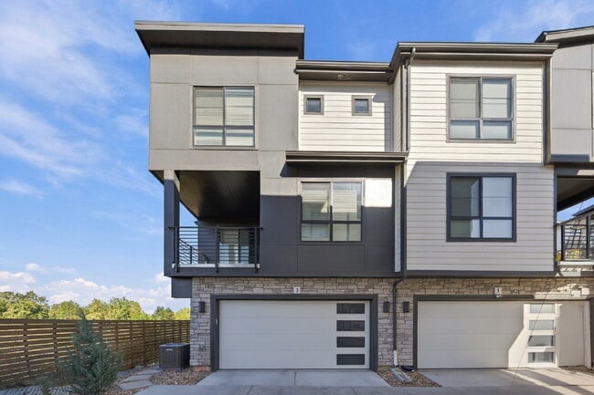 Photo - $2,450.00 2 bed, 2.5 bath located in Denver with Central AC, and In Unit Laundry! Unit #3