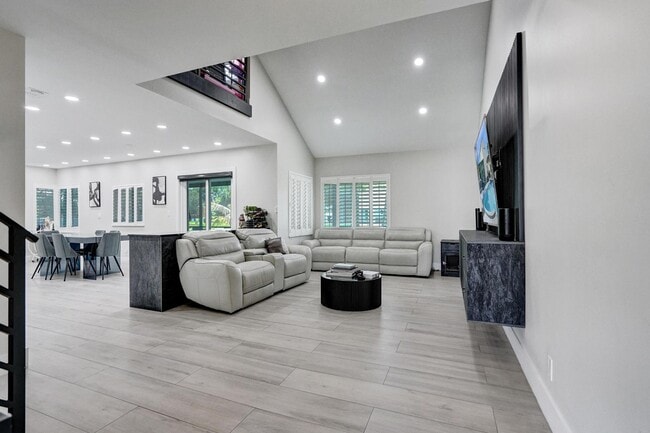 Photo - 2800 W Aviary Dr