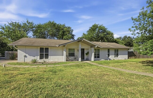 Photo - 2307 Deadwood Dr