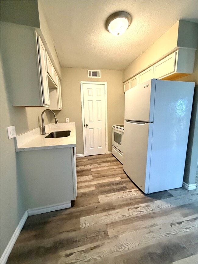 Photo - 1614 Vauthier St Unit 8