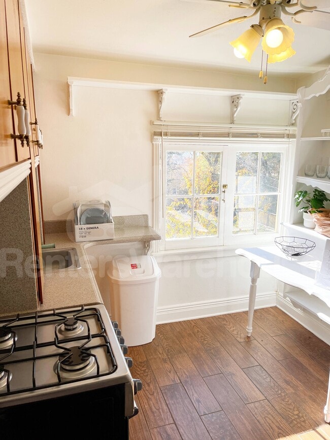Photo - 970 E 1st Ave