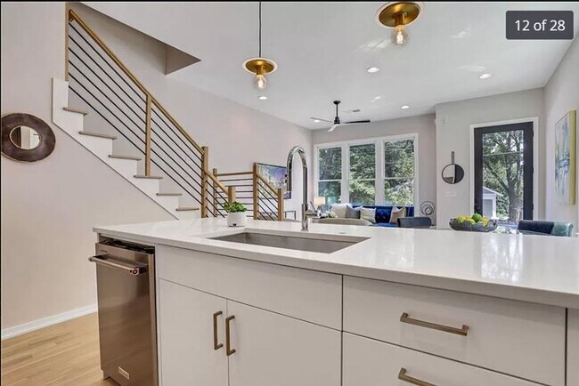 Photo - 454 Calhoun St NW