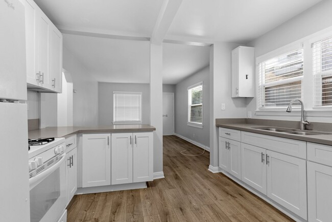 Photo - 935 N Washington Pl Apartment Unit 937-06