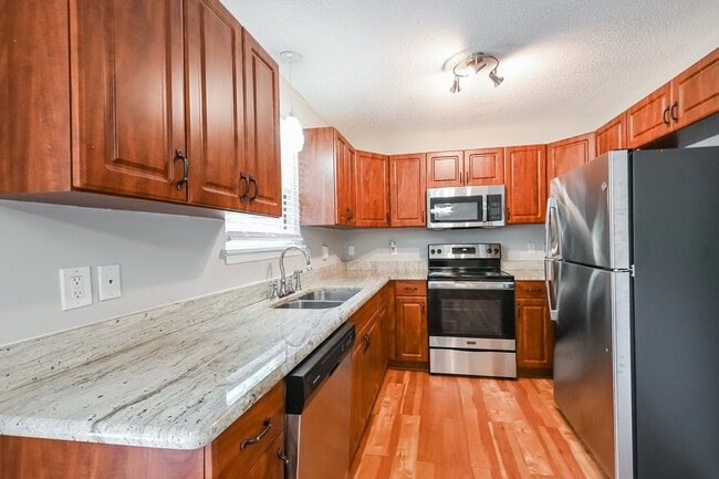 Photo - 737 E Maple Ln