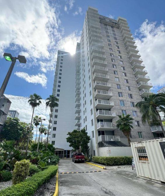 Building Photo - 850 N Miami Ave Unit 810