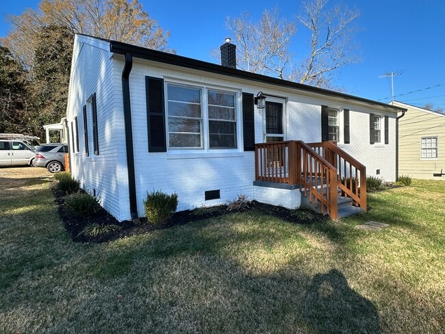 Building Photo - Great newly updated 3 bed 1 bath home in G...