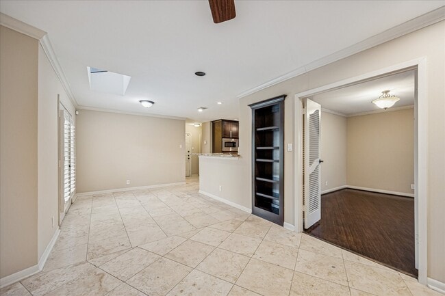 Photo - 9106 Riddlewood Ln