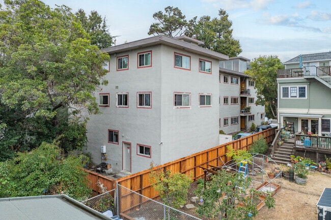 Exterior alternativo - 2732 Benvenue Ave