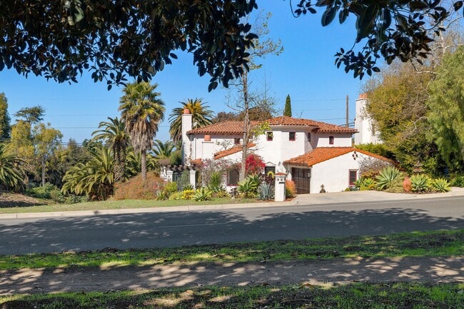 Photo - 1809 Palos Verdes Dr W