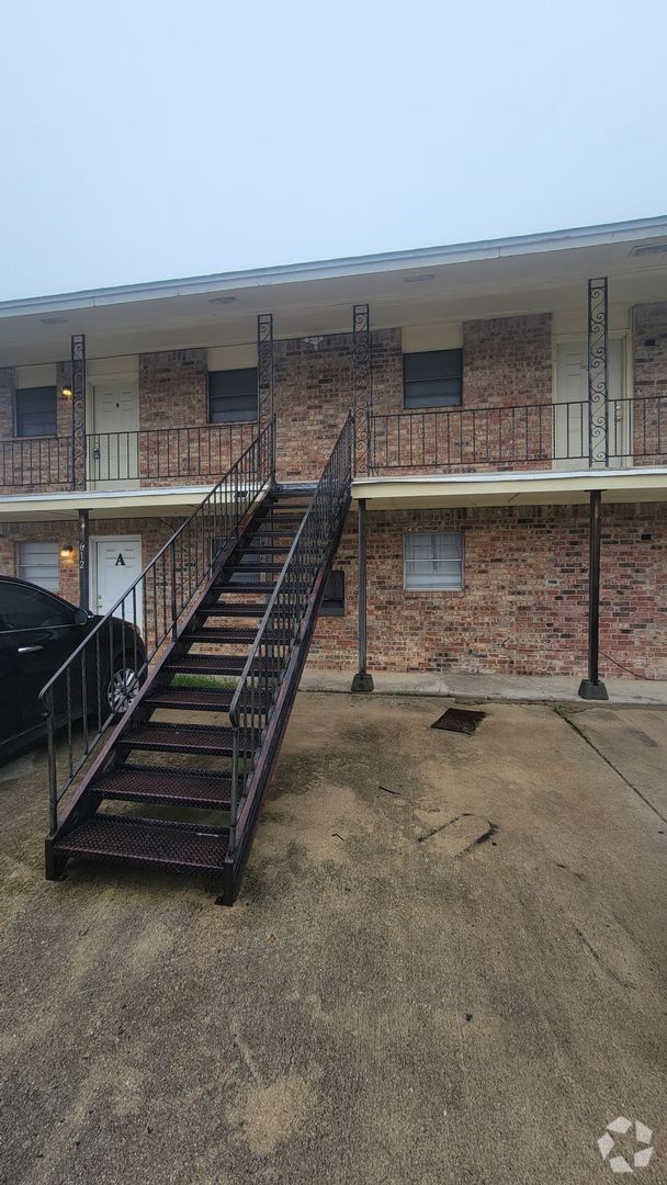 Building Photo - 612 Sunset Ln Unit B Rental
