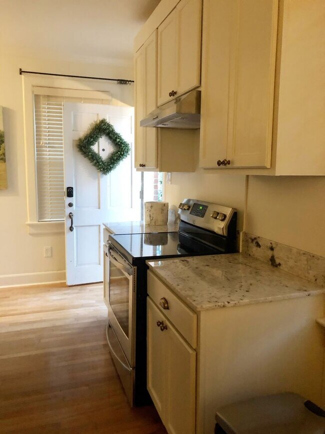Photo - Available June 2026 – Furnished 1BR in Hundred Oaks | Utilities Included