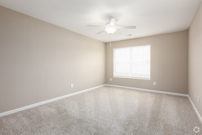 1BR, 1BA - 1,085SF - Bedroom - Woodland Heights of Burlington