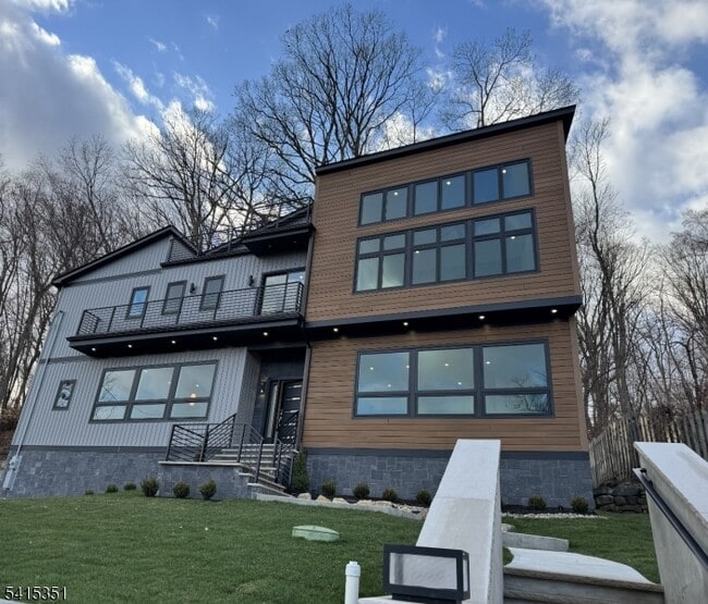 Building Photo - 301 Kingsland Rd