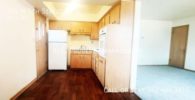 326 W 5th St