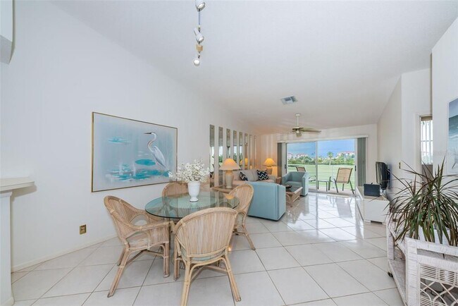 6151 Bahia Del Mar Blvd S Unit 220