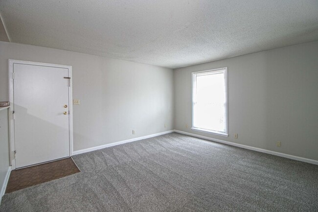 Photo - 1437 McCan Dr