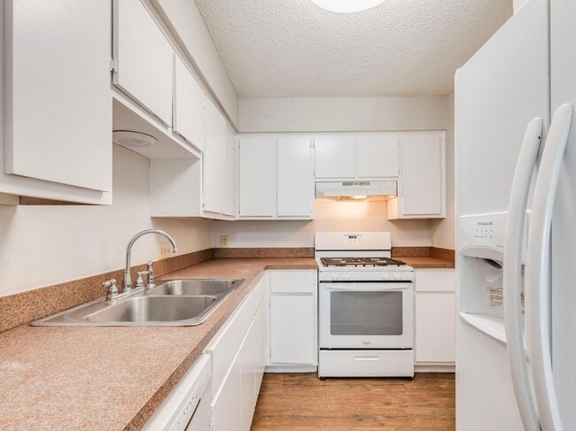 Photo - 1110 Hyridge St