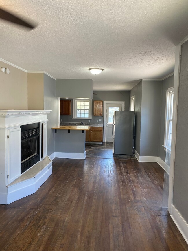 Photo - 208 NW End Blvd