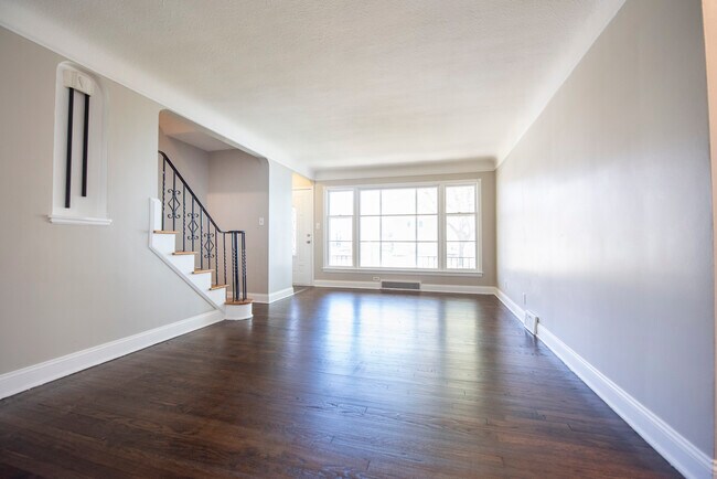 Photo - 5976 Hodgman Dr