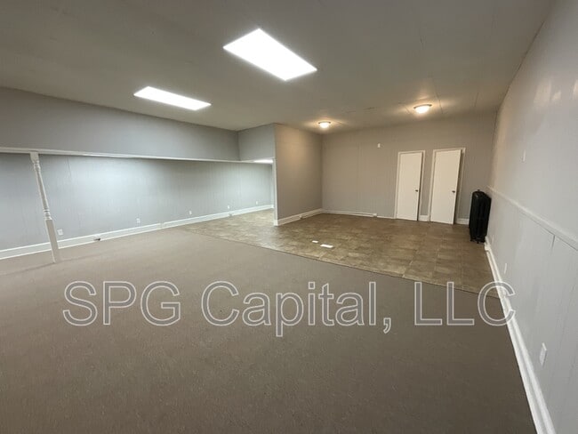 Photo - 62 E King St