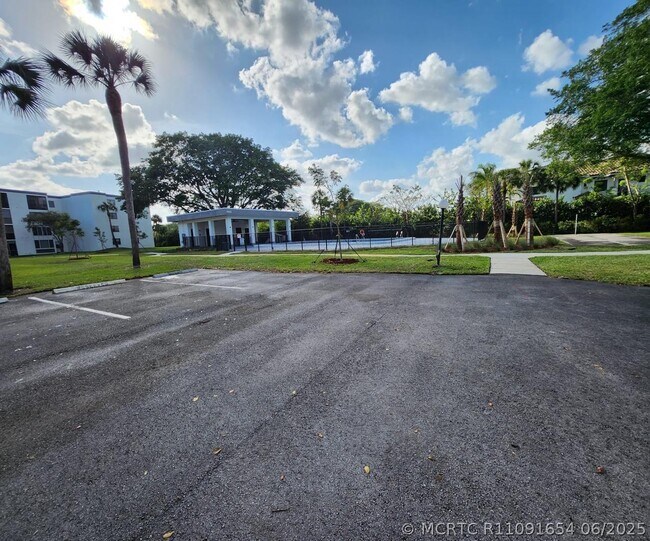 Photo - 9235 SW 8th St Unit 402
