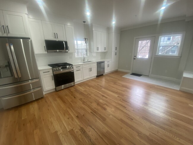 Building Photo - 226 River St Unit 1 Rental