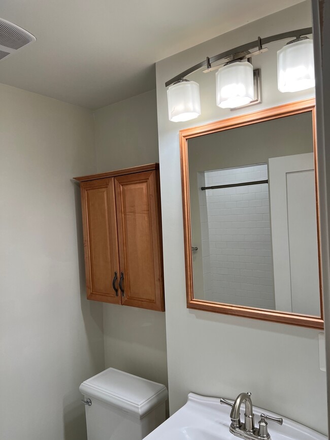 Guest Bathroom - 3220 17th St NW Unit No. 205