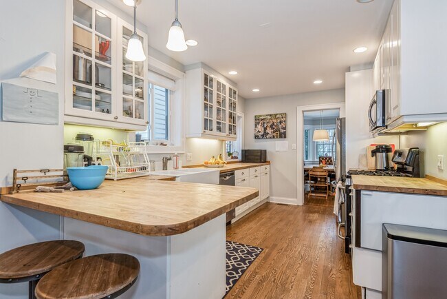 Photo - 1636 Forest Ave