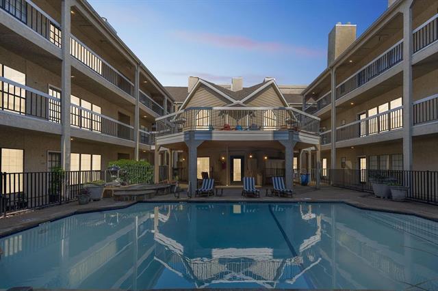 Building Photo - 4800 W Lovers Ln Unit 212