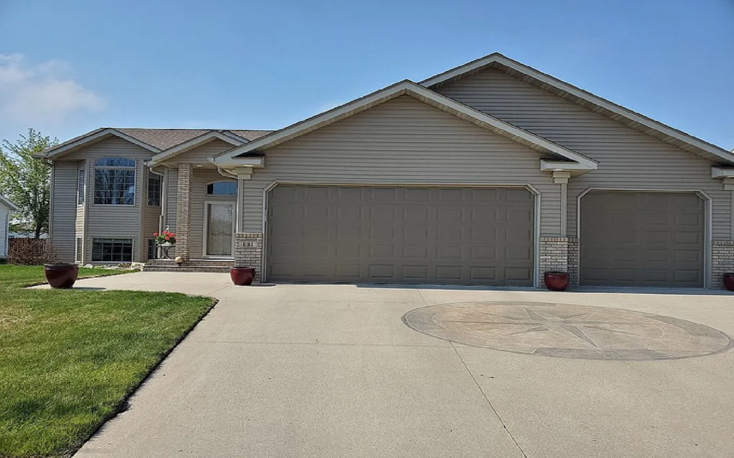 Photo - 131 17th Ave E