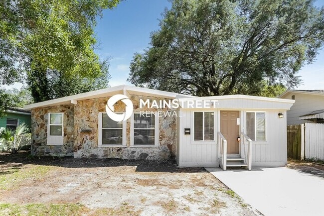 Building Photo - 3 Bedroom Pet-Friendly Home in St Petersburg, FL with Main Street Renewal
