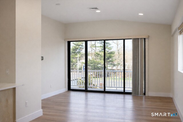 Photo - 937 Post Rd Unit 3B