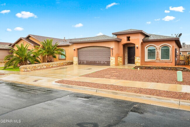 Photo - 2093 Charles Horak