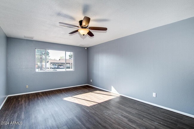 Photo - 2138 E Fremont Dr