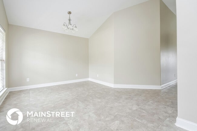 Photo - 2061 Edgewood Dr