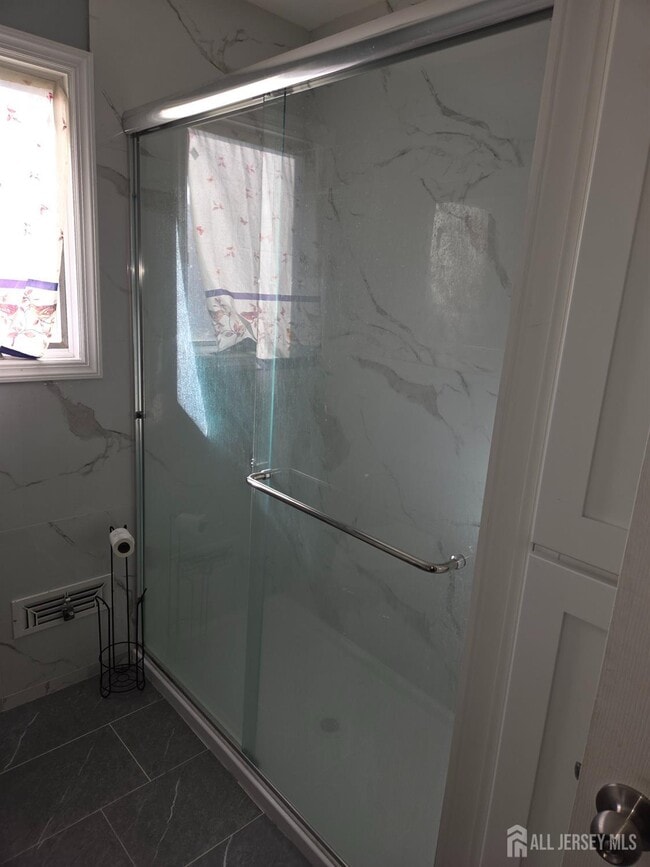 Photo - 5200 Emerson St