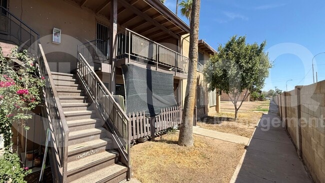 Photo - 2415 W Hazelwood St Casa