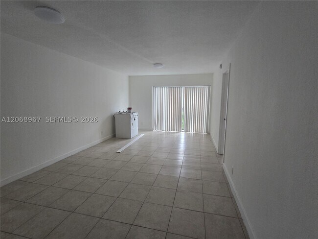 Photo - 8740 N Sherman Cir Unit 308
