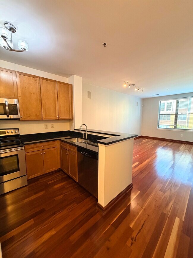 Building Photo - 26 Ave at Port Imperial Unit 244
