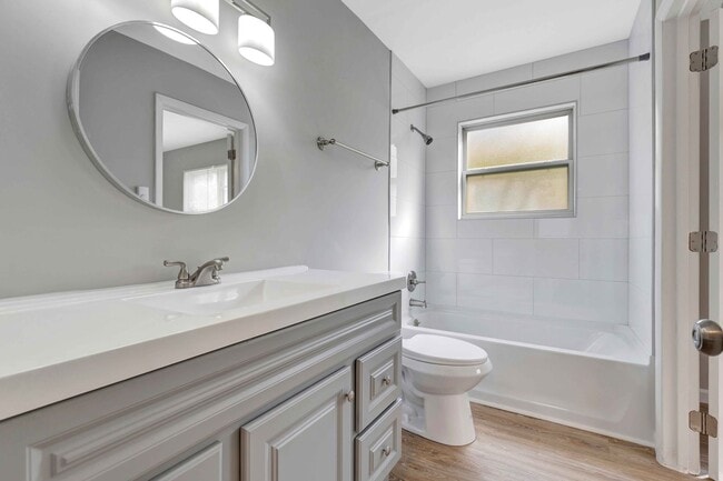 Photo - 3858 Washington Ave Unit 3