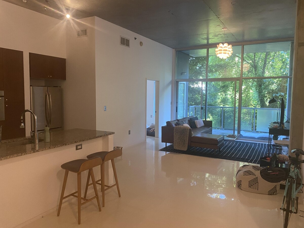 Photo - 130 Arizona Ave NE