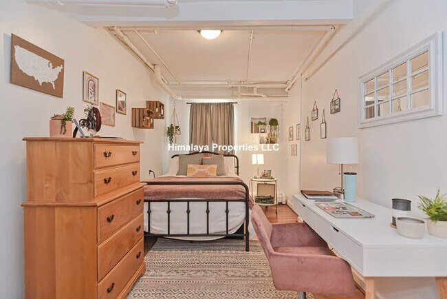 Photo - 139 Hillside St Unit B