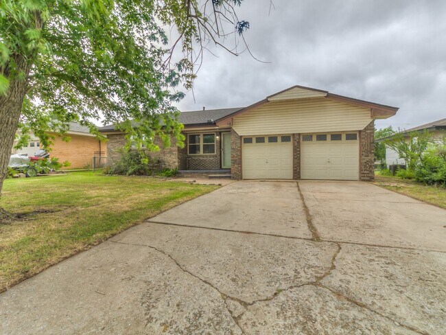 Photo - Beautiful Yukon 3 bed Rent House