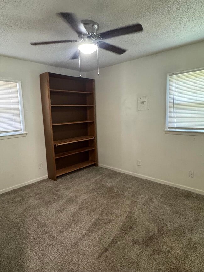 Photo - 4415 42nd St