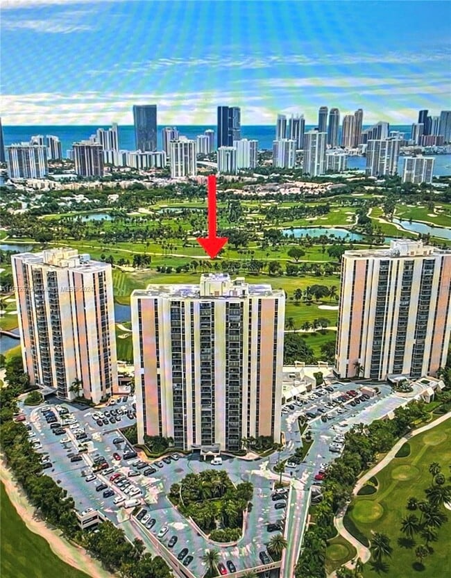 Building Photo - 20301 W Country Club Dr Unit #825 Rental