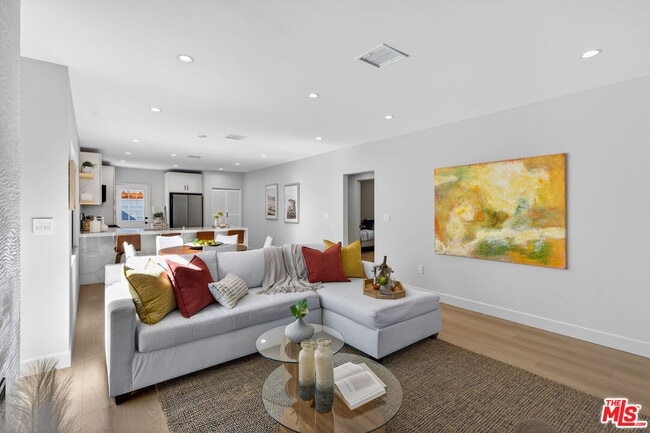 Photo - 2931 S Bronson Ave