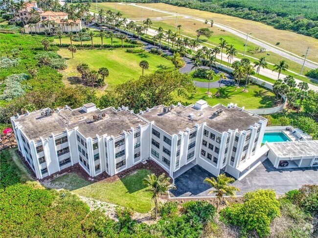 Building Photo - 1289 NE Ocean Blvd Unit 2 Rental