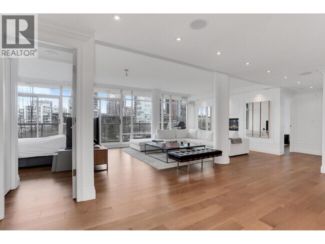 426 Beach Crescent Unit 701