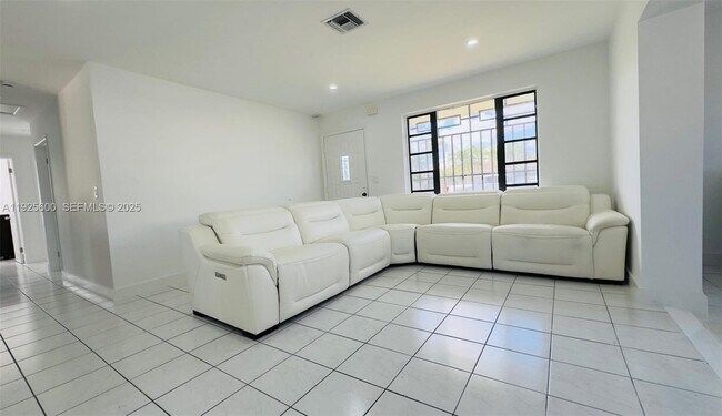 Photo - 3225 SW 94th Ave